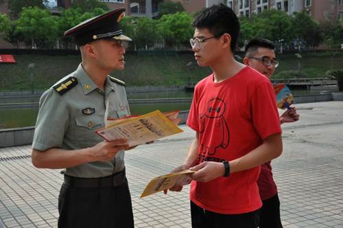 说明: http:/__local/0/60/4E/2C6FCDF2C39B1253488F0971850_05584391_16999.jpg