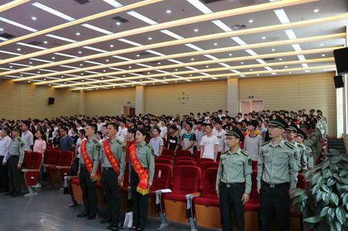 说明: http:/__local/C/01/01/59DA8B4A21500DCAA3FA61A206A_E1970845_1DE27.jpg